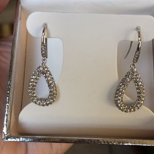Fine silver plated stainless steel genuine crystal dangle earrings